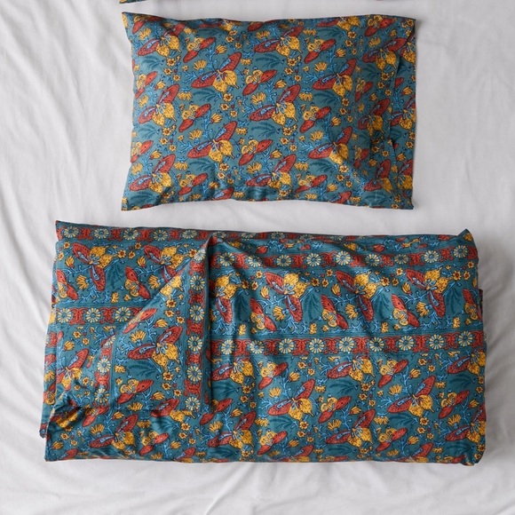 NWT Urban Outfitters Papillon Duvet Set Twin XL - Picture 3 of 11